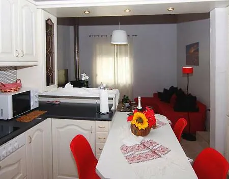 Maria's House In Front Of The Apartamento La Canea
